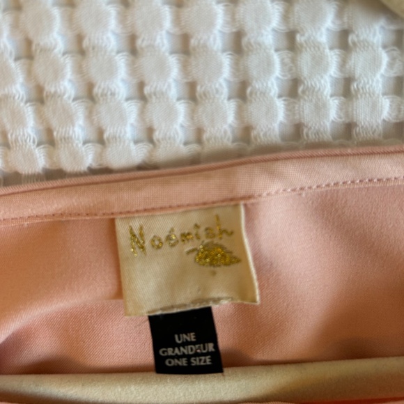 Pink drapey blouse size M/L - Picture 3 of 4